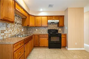 16 Hillgard St, Dayton, OH 45426 - Photo 3