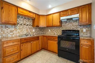 16 Hillgard St, Dayton, OH 45426 - Photo 11