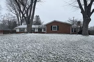 2415 Tennyson Dr, Bellbrook, OH 45305 - Photo 1