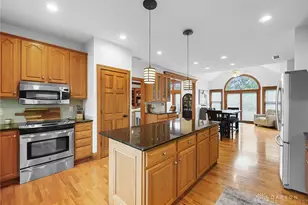 10600 Chestnut Hill Ln, Dayton, OH 45458 - Photo 17