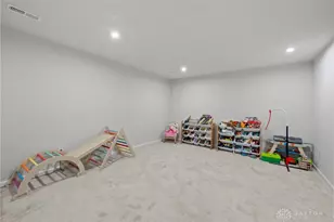 1013 Fairwater Springs Dr, Dayton, OH 45458 - Photo 33