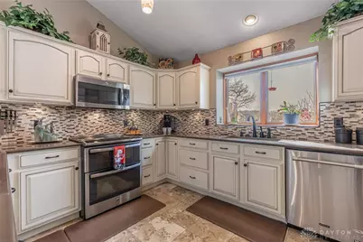 2223 Four Seasons Trail, Miami Township, OH 45342 - Photo 13