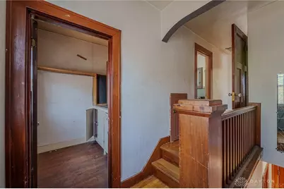 423 Sandalwood Drive, Dayton, OH 45405 - Photo 9