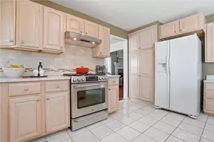 1914 Home Path Ct, Centerville, OH 45459 - Photo 11