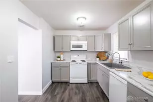 4701 Tall Oaks Dr, Dayton, OH 45432 - Photo 7