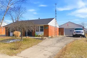 308 Frayne Dr, New Carlisle, OH 45344 - Photo 3