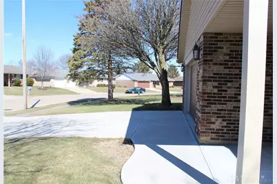 433 Edgebrook Avenue, Brookville, OH 45309 - Photo 5