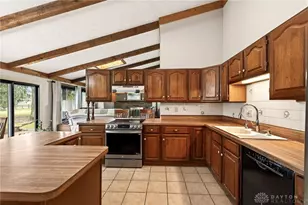 1010 Meadow Lark Dr, Enon Vlg, OH 45323 - Photo 17