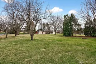 1010 Meadow Lark Dr, Enon Vlg, OH 45323 - Photo 3