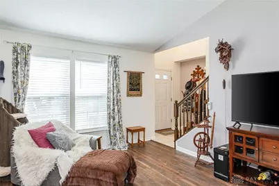 3647 King Edward Way, Beavercreek, OH 45431 - Photo 3