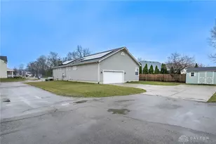 7401 Ballauer Pl, Huber Heights, OH 45424 - Photo 29
