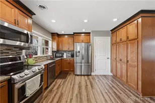 648 N Tanglewood Dr, Springfield, OH 45504 - Photo 9