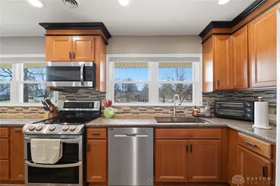 648 N Tanglewood Drive, Springfield, OH 45504 - Photo 7