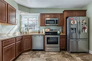 127 S Kensington Pl, Springfield, OH 45504 - Photo 9