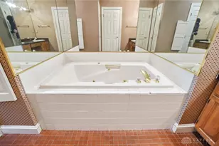 889 Timberlake Ct, Kettering, OH 45429 - Photo 35