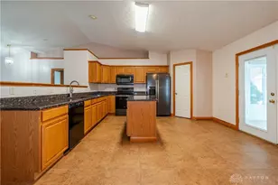 6350 Charlotte Ct, Huber Heights, OH 45424 - Photo 13
