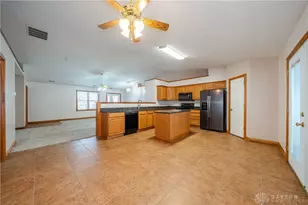 6350 Charlotte Ct, Huber Heights, OH 45424 - Photo 3