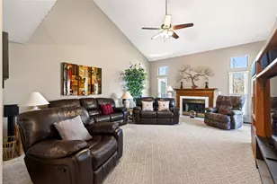 8767 Deer Valley Dr, Dayton, OH 45424 - Photo 13