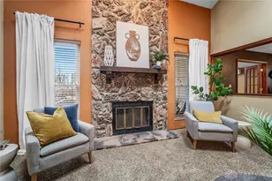 2551 Woodbluff Ln, Washington Twp, OH 45458 - Photo 7