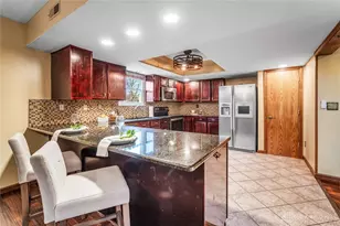 2551 Woodbluff Ln, Washington Twp, OH 45458 - Photo 13