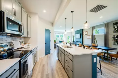 819 Hunters Run Drive, Brookville, OH 45309 - Photo 11