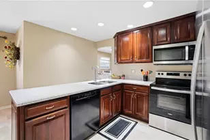 1800 Washington Creek Ln, Dayton, OH 45458 - Photo 13