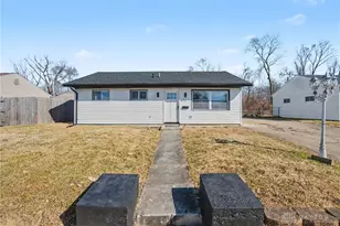 421 Marchmont Dr, Fairborn, OH 45324 - Photo 1