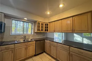 540 Heather Dr, Dayton, OH 45405 - Photo 13