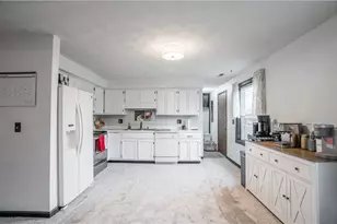 5485 Knollwood Dr, Lewisburg, OH 45338 - Photo 9