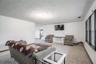 5485 Knollwood Dr, Lewisburg, OH 45338 - Photo 7