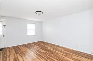 109 Tulip Dr, West Carrollton, OH 45449 - Photo 3