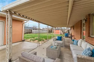 5662 Brandt Pike, Huber Heights, OH 45424 - Photo 37