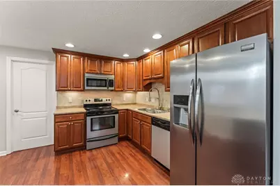 5662 Brandt Pike, Huber Heights, OH 45424 - Photo 15