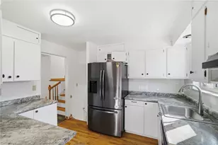 8943 Monsanto Dr, Springfield Township, OH 45231 - Photo 9