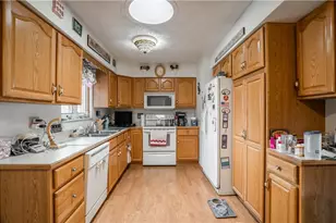 2288 Lido Pl, Dayton, OH 45420 - Photo 7