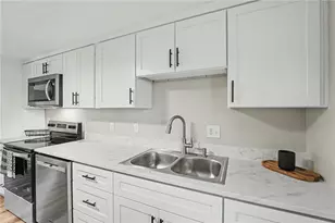 21 S Limestone St, Jamestown Vlg, OH 45335 - Photo 13