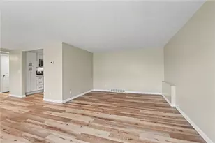 21 S Limestone St, Jamestown Vlg, OH 45335 - Photo 7