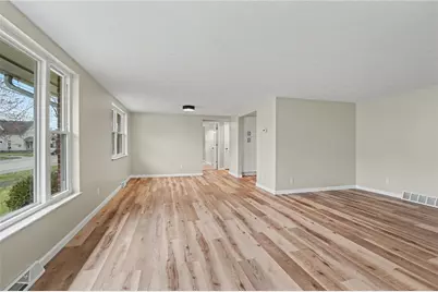 21 S Limestone Street, Jamestown, OH 45335 - Photo 5