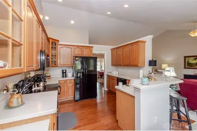 7335 Melinda Drive, Butler Twp, OH 45414 - Photo 5