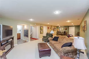 7335 Melinda Dr, Butler Twp, OH 45414 - Photo 33