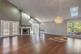 889 Lincoln Woods Ct, Kettering, OH 45429 - Photo 5