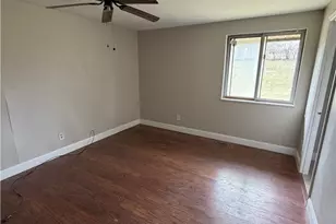 2633 Della Dr, Dayton, OH 45417 - Photo 3