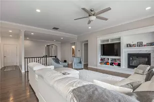 9501 Flatrock Dr, Washington Twp, OH 45458 - Photo 5