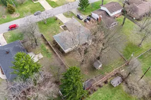 6111 Parkridge Dr, Centerville, OH 45459 - Photo 3