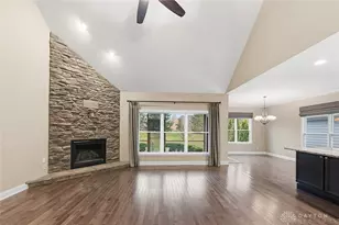 1174 Club View Dr, Washington Twp, OH 45458 - Photo 9