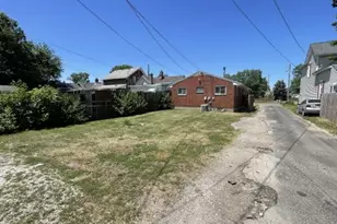 2034 Leo St, Dayton, OH 45404 - Photo 3