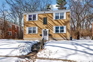 257 Valleyview Dr, Dayton, OH 45405 - Photo 1