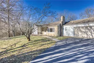 1929 Grange View Dr, Beavercreek, OH 45432 - Photo 3