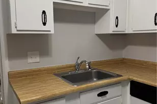 22 Oakwood Ct, Springdale, OH 45246 - Photo 9