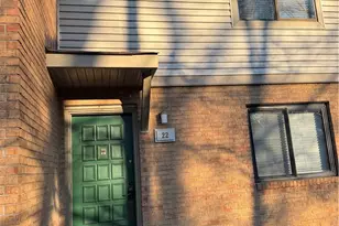 22 Oakwood Ct, Springdale, OH 45246 - Photo 3